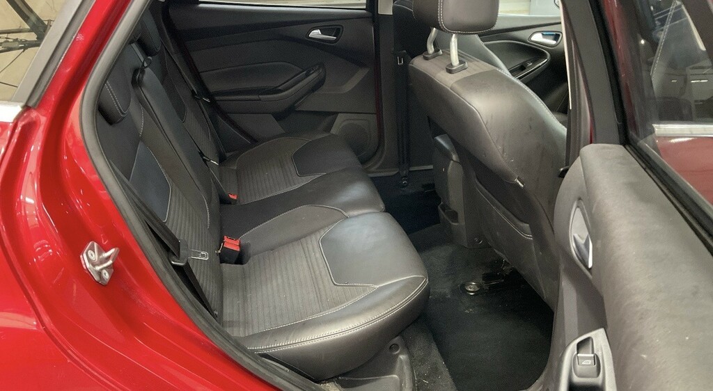 Ford Focus 1.5 T Ecoboost Titanium X Red #6