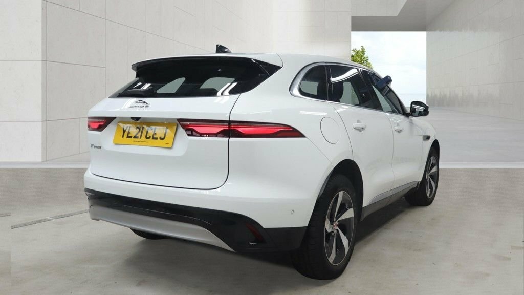 Jaguar F-Pace 2L S White #4