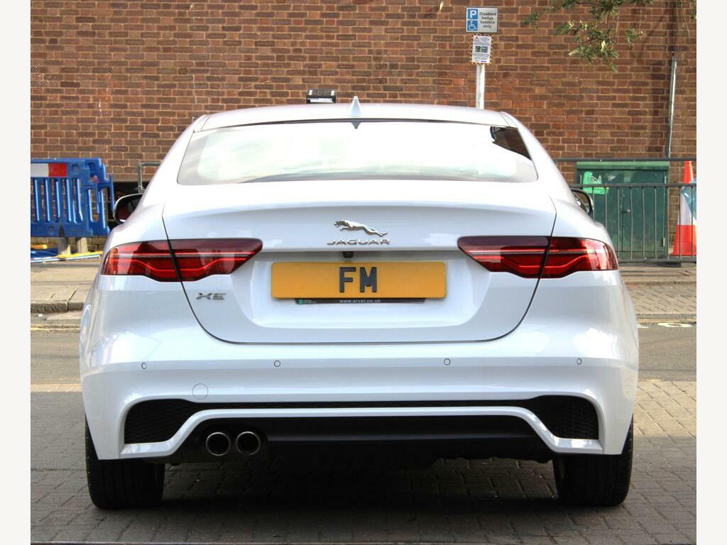 Jaguar XE 2.0 D200 R-dynamic S White #31