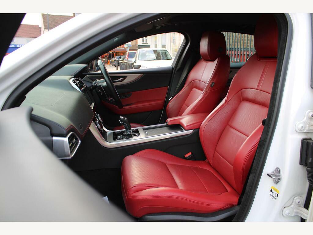 Jaguar XE 2.0 D200 R-dynamic S White #7