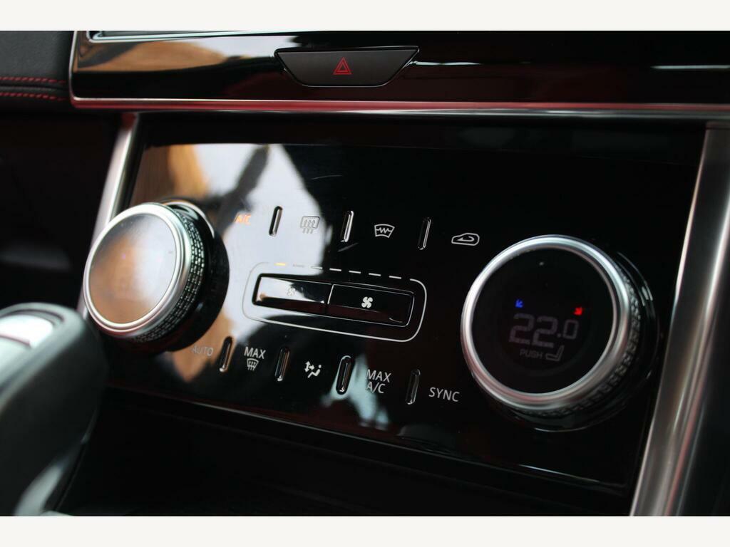 Jaguar XE 2.0 D200 R-dynamic S White #14