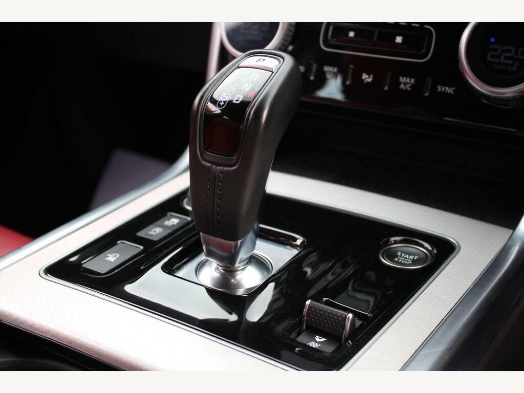 Jaguar XE 2.0 D200 R-dynamic S White #12