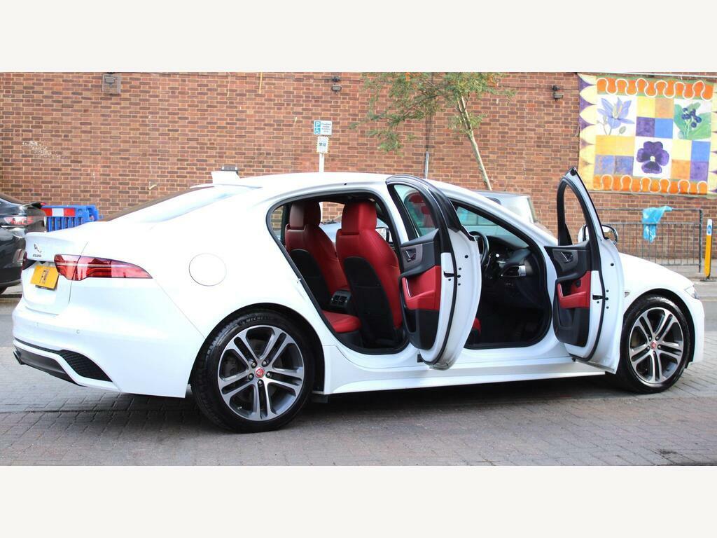 Jaguar XE 2.0 D200 R-dynamic S White #19