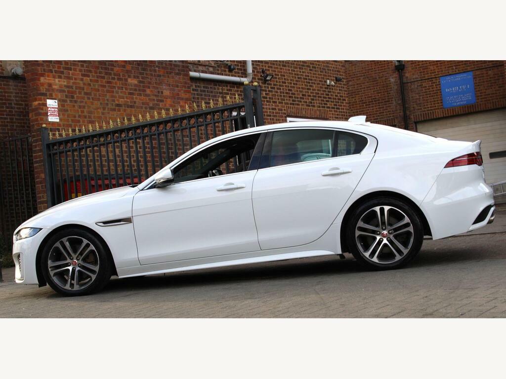 Jaguar XE 2.0 D200 R-dynamic S White #16
