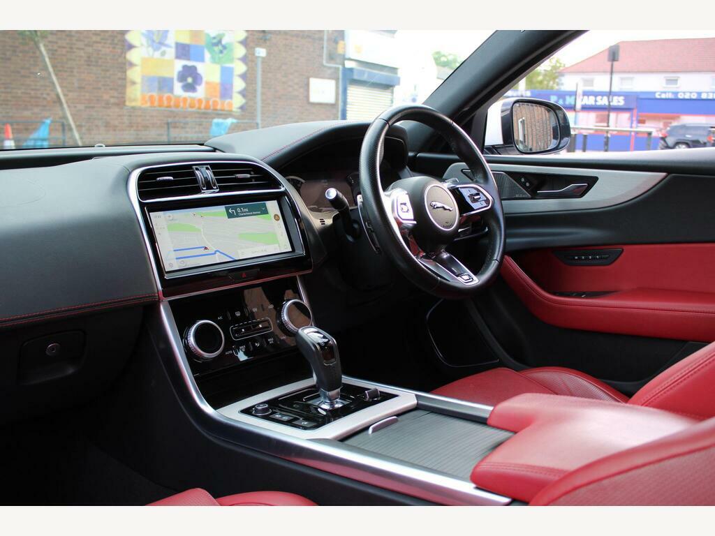 Jaguar XE 2.0 D200 Mhev R-dynamic Se Euro 6 S S White #4