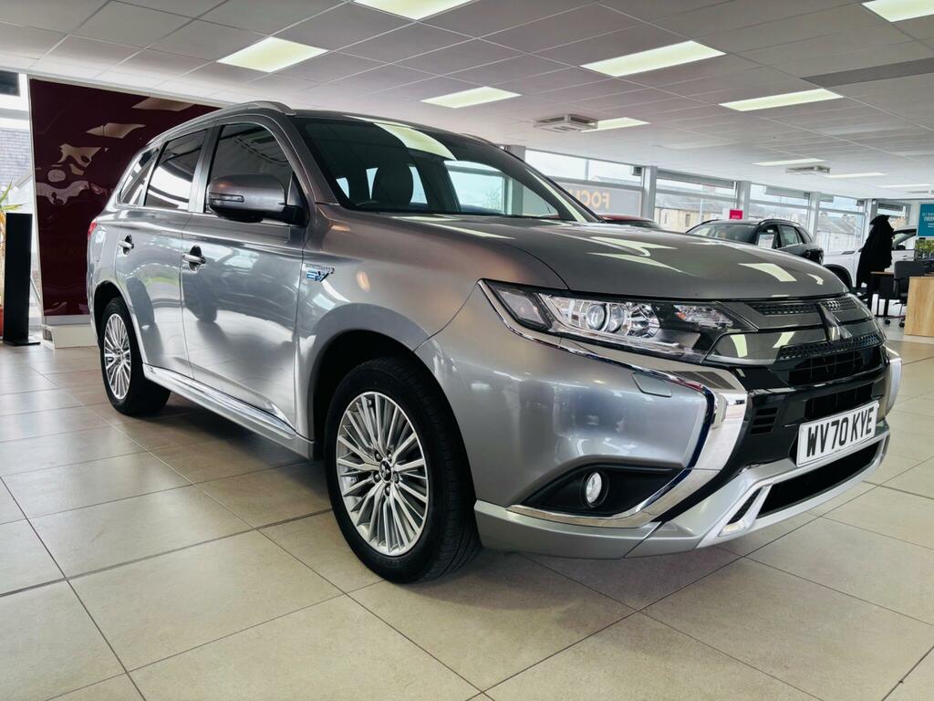 Mitsubishi Outlander 2.4H Twinmotor 13.8Kwh Dynamic Cvt 4Wd Euro 6 Ss Grey