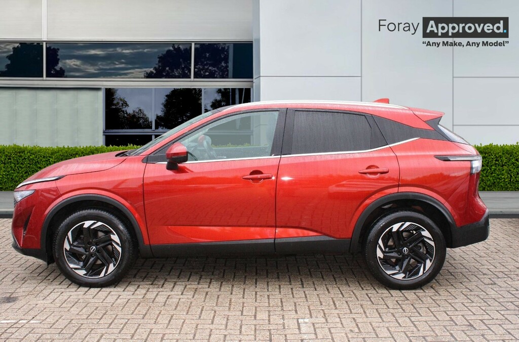 Nissan Qashqai 1.3 Dig-t Mh 158 N-connecta Xtronic Red #3