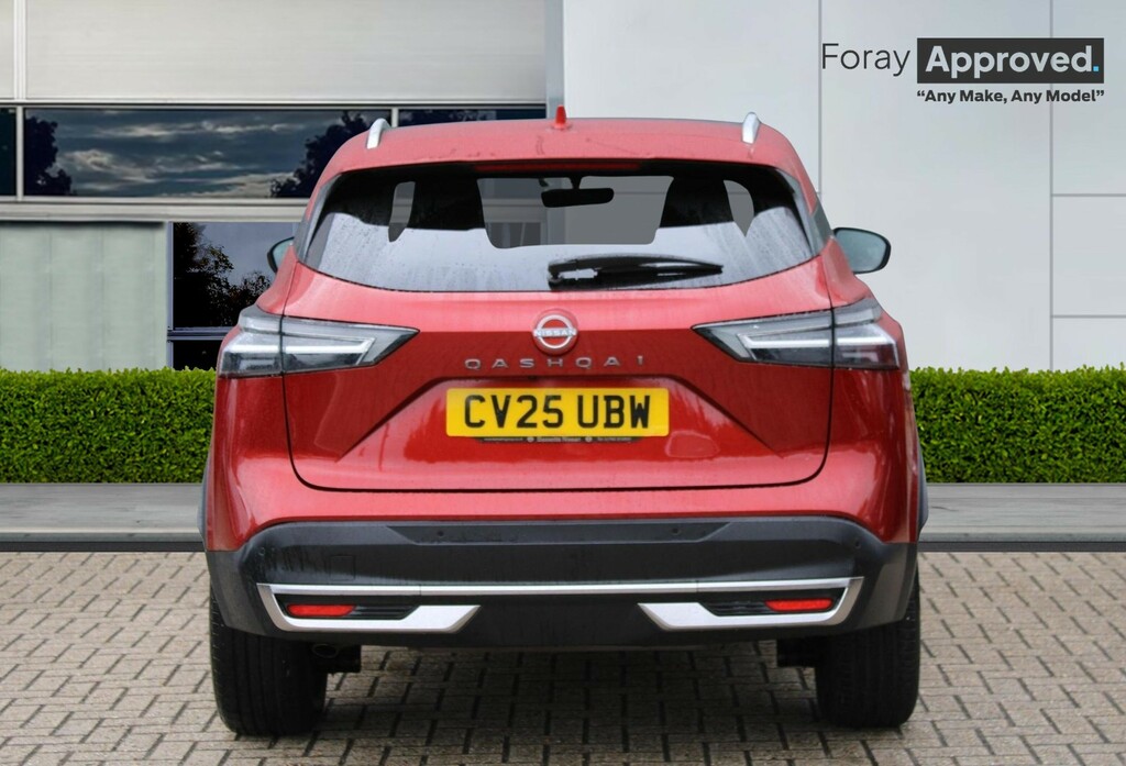 Nissan Qashqai 1.3 Dig-t Mh 158 N-connecta Xtronic Red #5