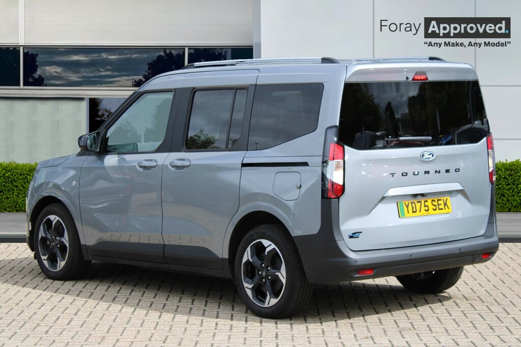 Ford Tourneo Courier 100Kw Titanium 43Kwh Silver #4