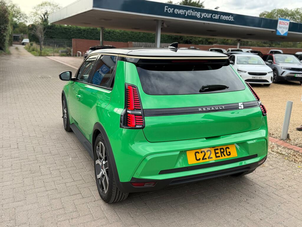 Renault 5 E-Tech Comfort Range 52Kwh Techno Hatchback Green #3