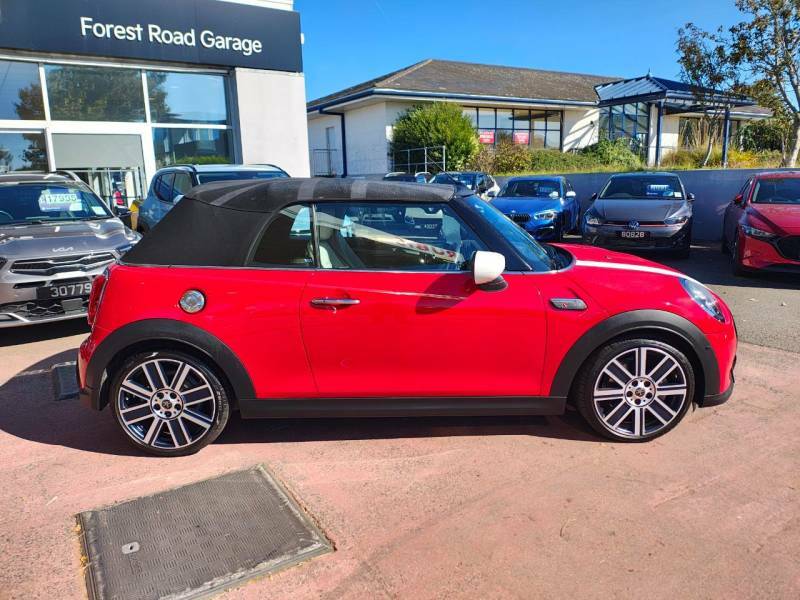 Mini Convertible Cooper S Exclusive Red #3