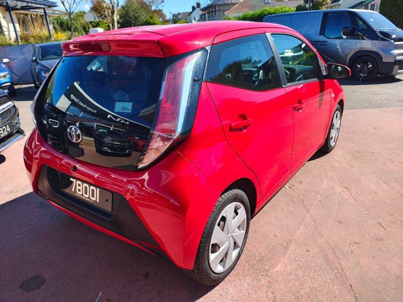Toyota Aygo 1.0 X-play Red #3