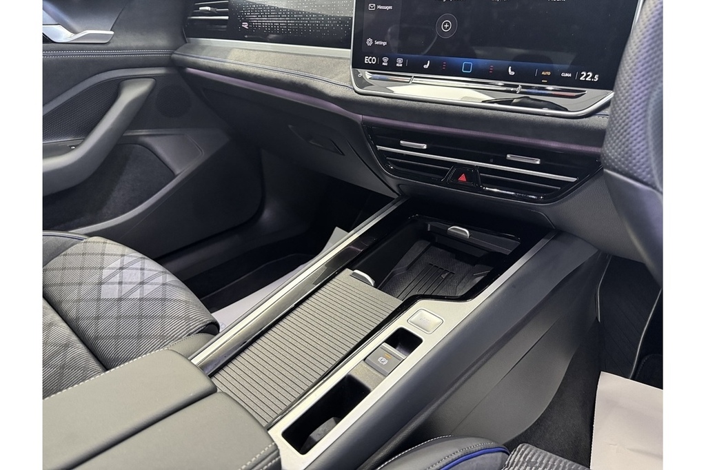 Volkswagen Passat Black Edition Grey #15