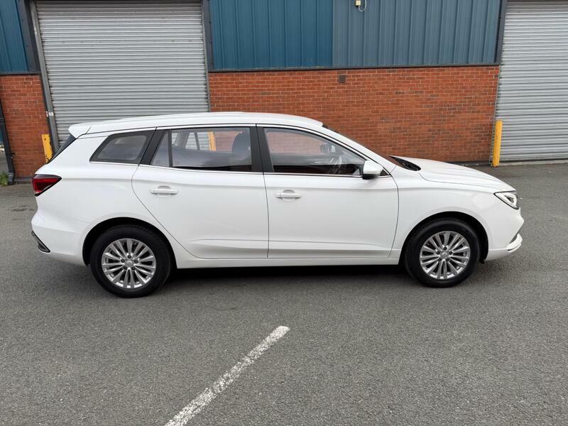 MG MG5 52.5kwh-excite-auto-5dr White