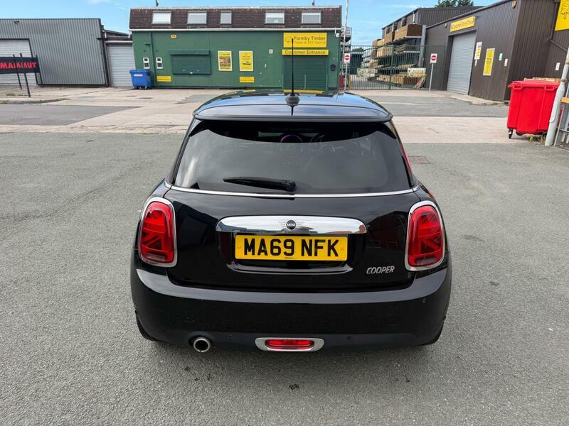 Mini Hatch 1.5-Cooper-exclusive-euro-6-ss-3dr Black #4