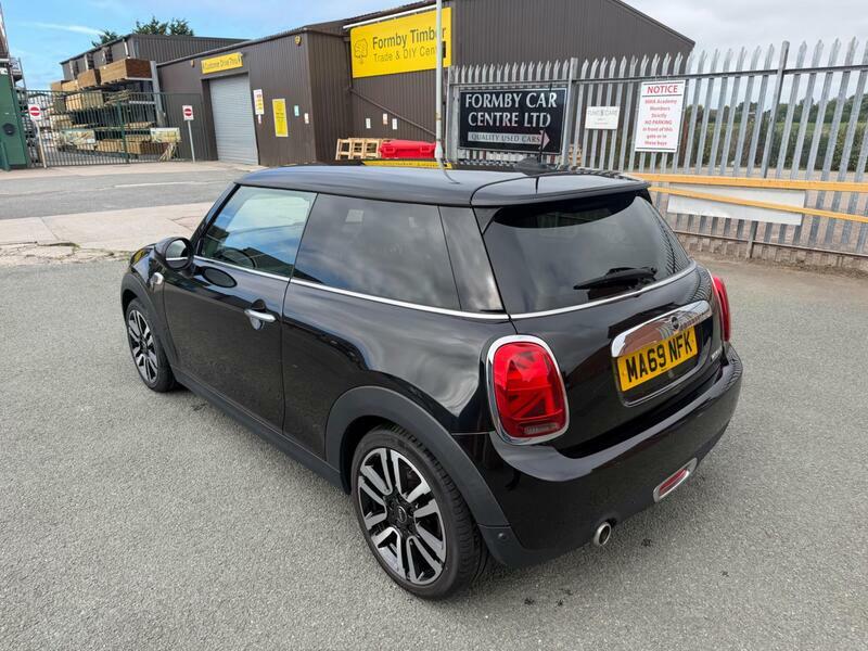 Mini Hatch 1.5-Cooper-exclusive-euro-6-ss-3dr Black #3