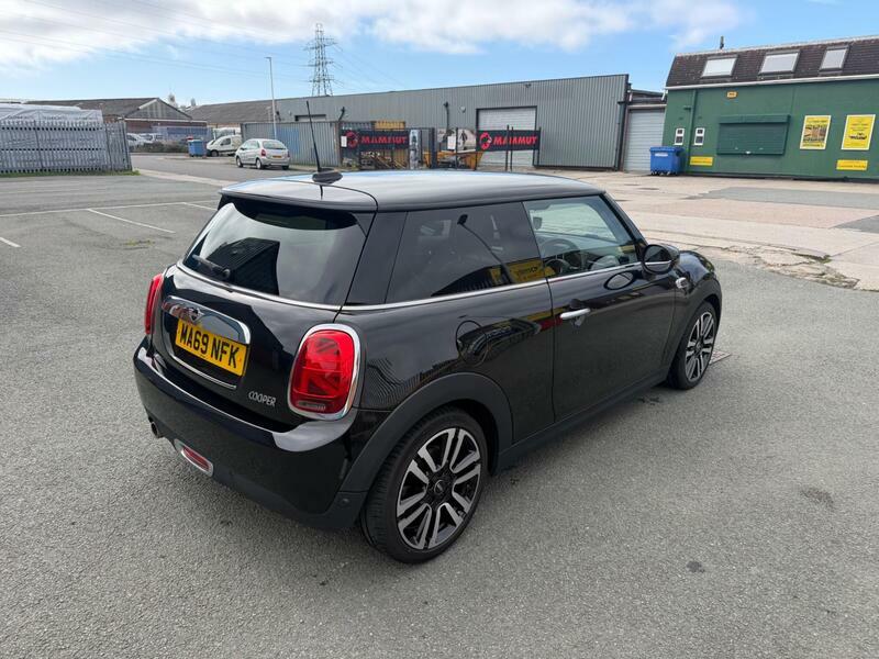 Mini Hatch 1.5-Cooper-exclusive-euro-6-ss-3dr Black #5