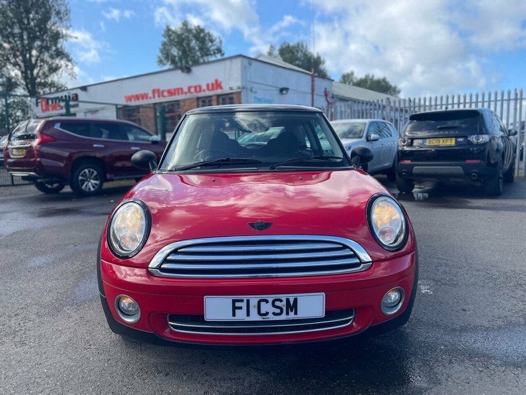 Mini Hatch 1.6L One Red #4