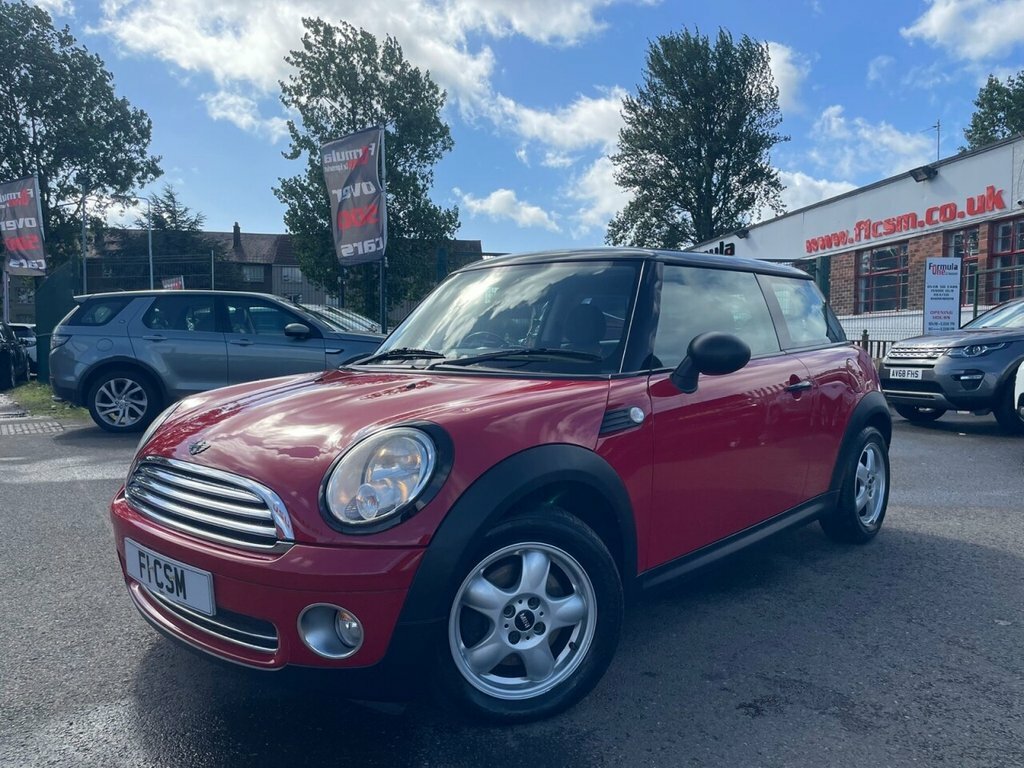 Mini Hatch 1.6L One Red