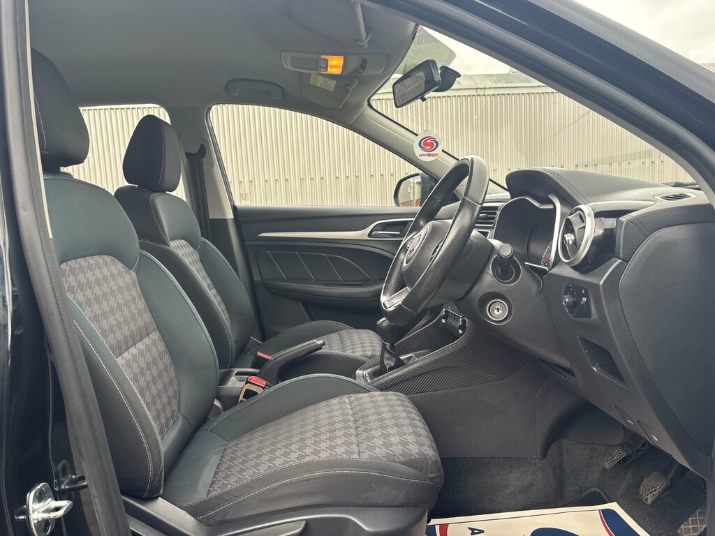 MG ZS 1.0T Gdi Excite Dct Black #4