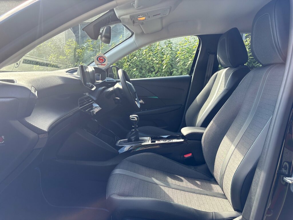 Peugeot 208 1.2 Puretech Allure Premium Hatchback Black #6