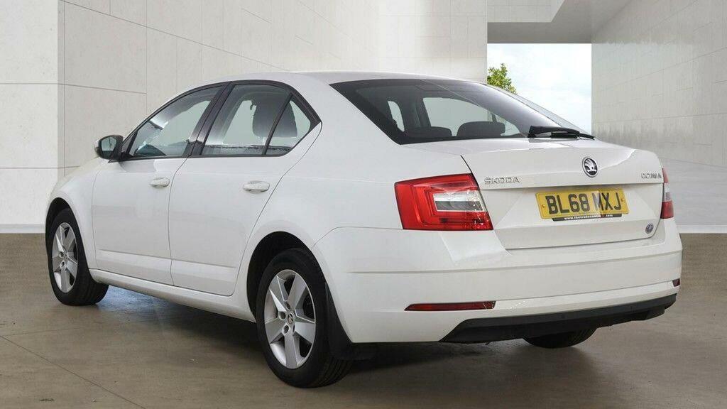 Skoda Octavia 1.0 Tsi Se Euro 6 Ss White #3