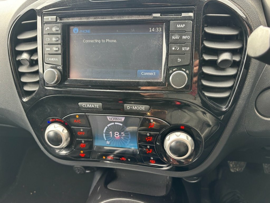 Nissan Juke Hatchback Black #11