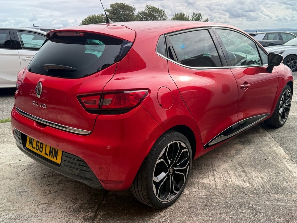 Renault Clio 0.9L Iconic Red #6