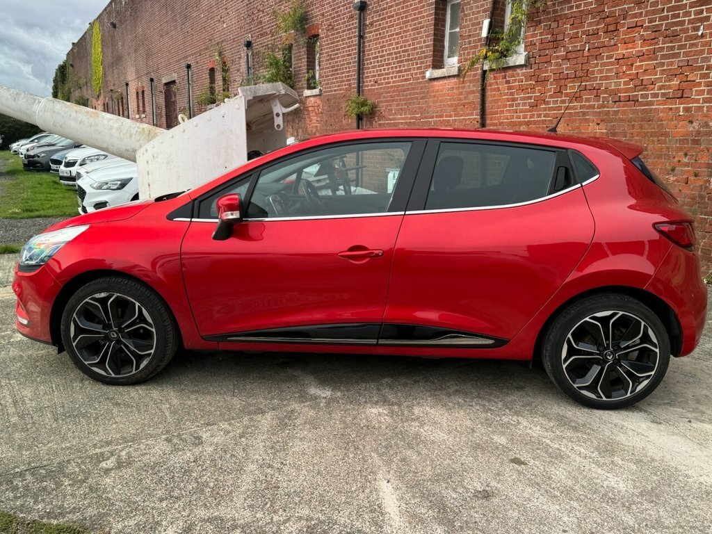 Renault Clio 0.9L Iconic Red #3