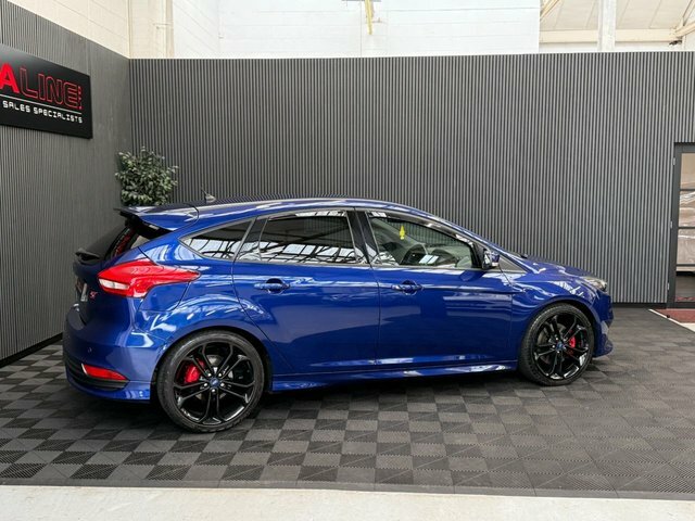 Ford Focus 2017 2.0T Ecoboost St-3 Hatchback Manua Blue #2