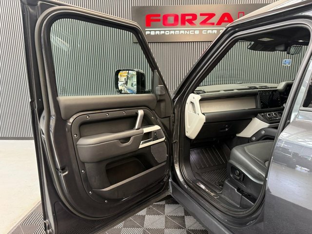 Land Rover Defender 110 D300 X-dynamic Hse Eiger Grey Grey #40