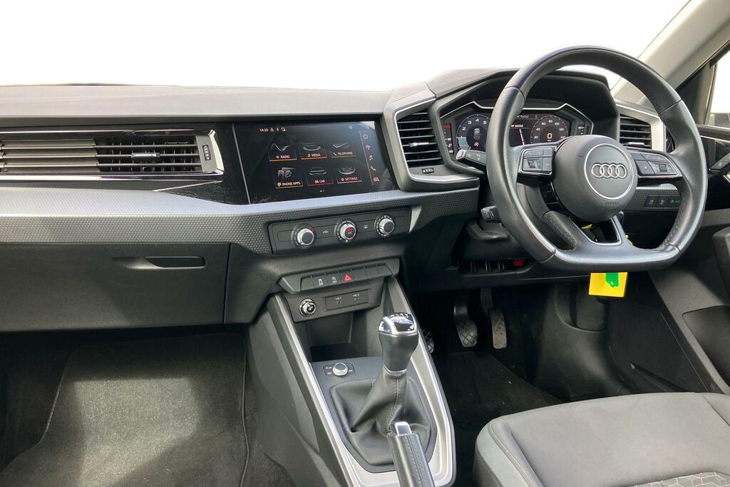 Audi A1 25 Tfsi Sport VN22KZB White #4