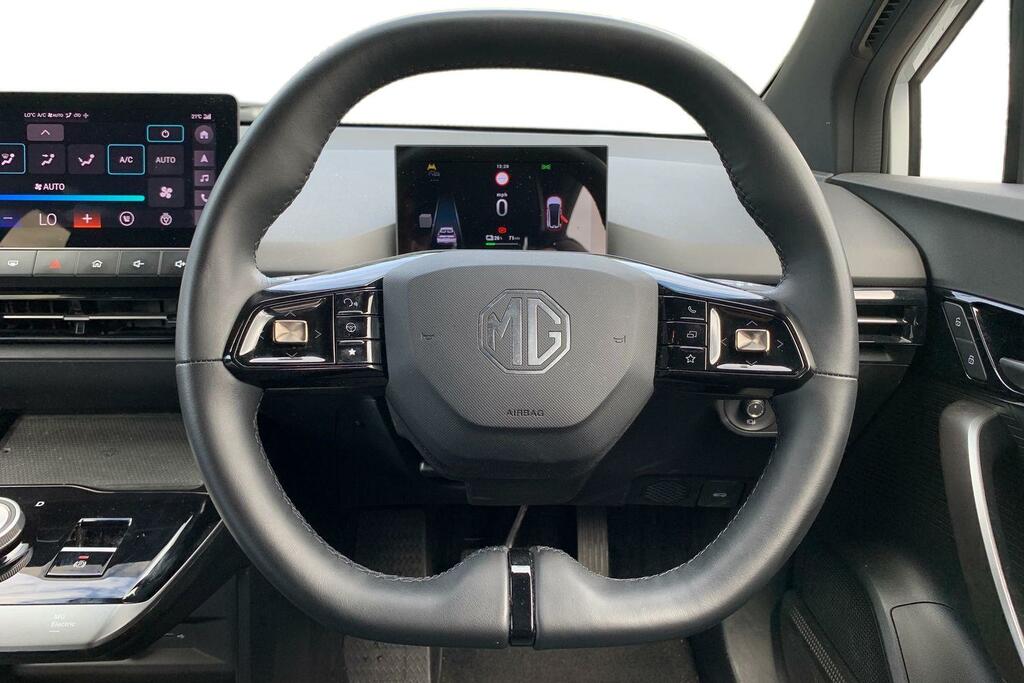 MG MG4 150Kw Trophy Ev Long Range 64Kwh LC73XJY White #5