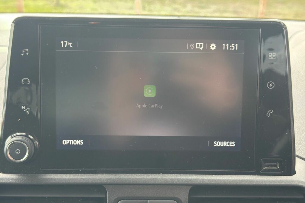 Vauxhall Combo-e Life 52Kwh Ultimate 11Kw Charger - 2024 74 Green #8
