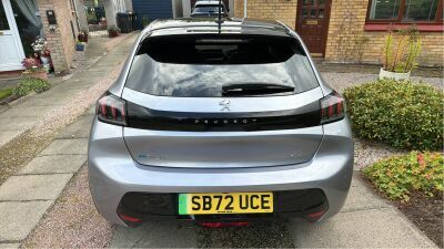 Peugeot e-208 Allure Premium Yellow #2