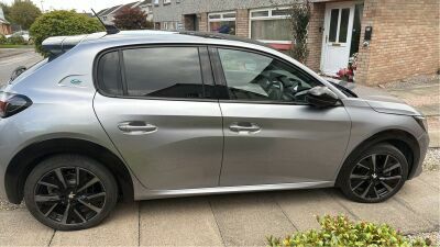 Peugeot e-208 100Kw Gt 50Kwh Grey