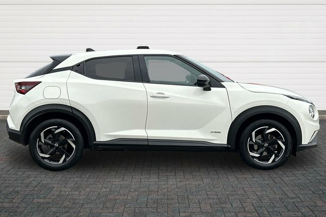 Nissan Juke N-connecta Suv White #2