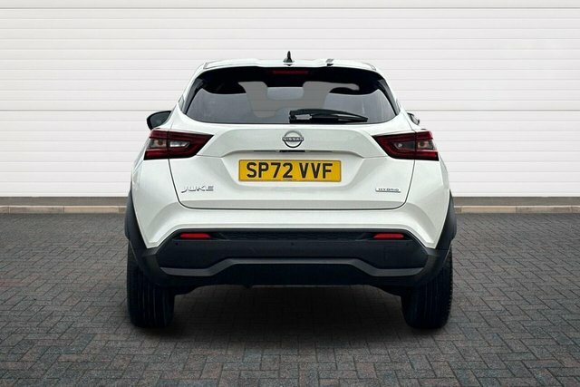 Nissan Juke N-connecta Suv White #4
