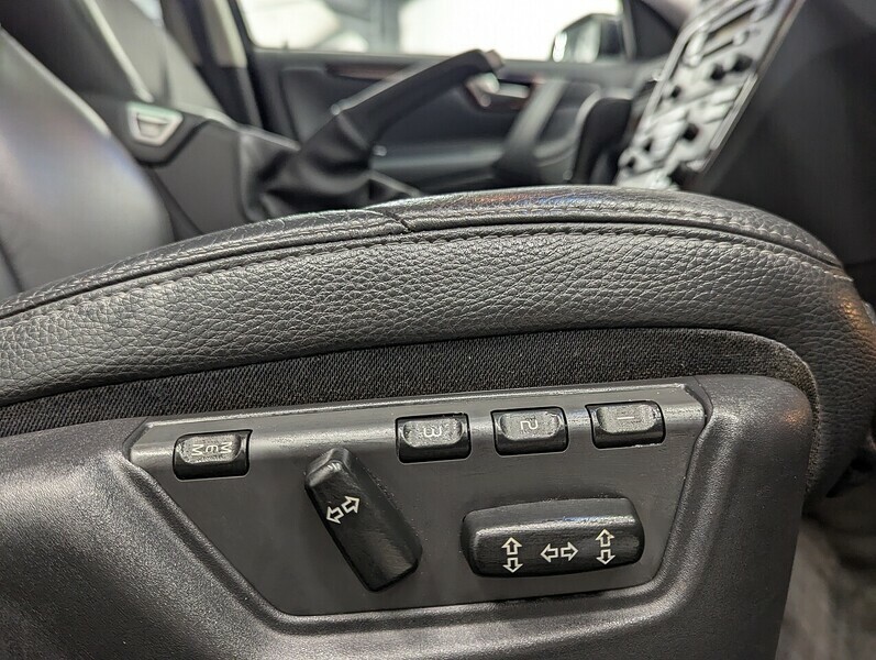 Volvo V70 2.4 Se Black #30