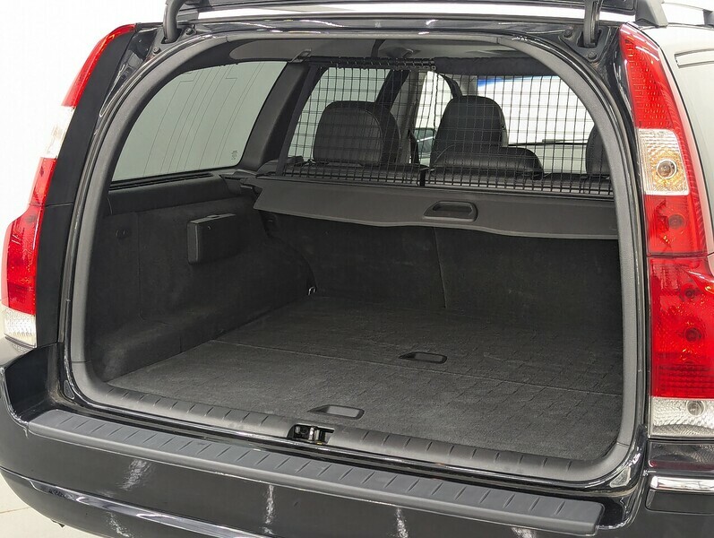 Volvo V70 2.4 Se Black #10