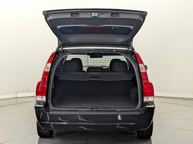 Volvo V70 D5 Se Black #4