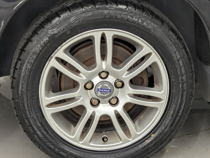 Volvo V70 2.4 Se Black #14