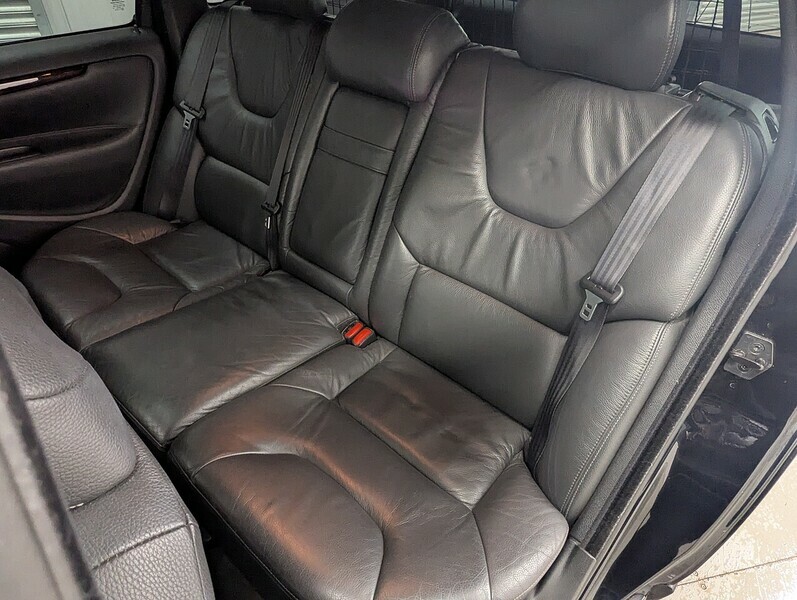 Volvo V70 2.4 Se Black #32