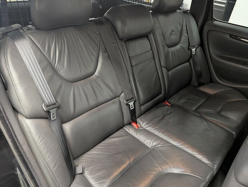 Volvo V70 2.4 Se Black #31