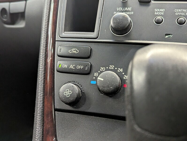 Volvo V70 2.4 Se Black #23