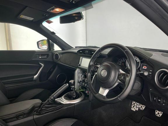 Toyota GT86 2.0 D-4s Pro White #14