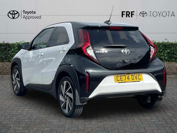 Toyota Aygo X Edge White #4
