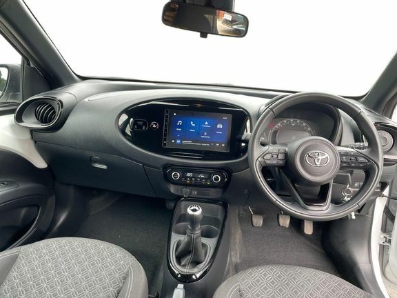 Toyota Aygo X Edge White #6