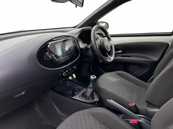 Toyota Aygo X Edge White #5