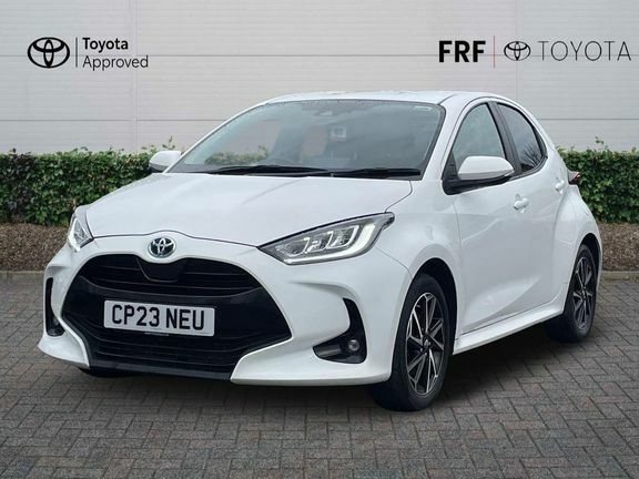 Toyota Yaris Design White #3